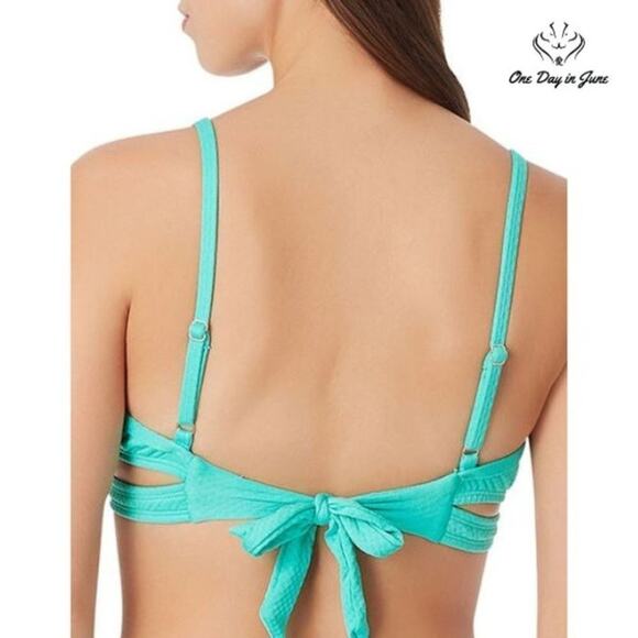 Sugar Beach Textured Bikini Top Size XL - Picture 2 of 3